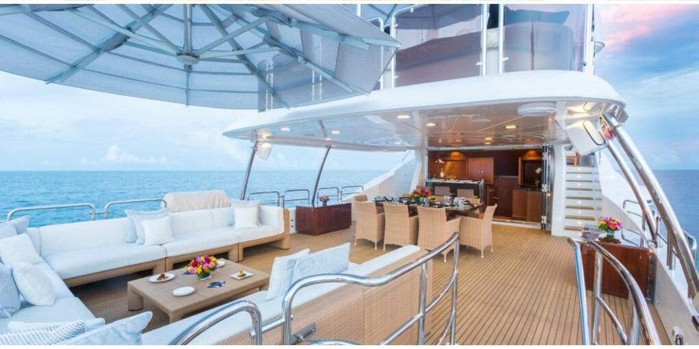 110ft yacht in dubai sea shore